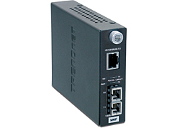 TFC-110MSC, Многомодовый оптоволоконный медиа-конвертер с оптическим портом 100Base-FX разъём SC, поддерживающим работу на расстоянии до 2 км, и Ethernet-портом 100Base-TX